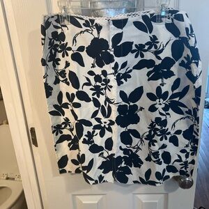 Elegant Black Floral Women's Pencil Skirt